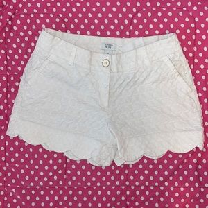 White crown and ivy shelby scalloped shorts